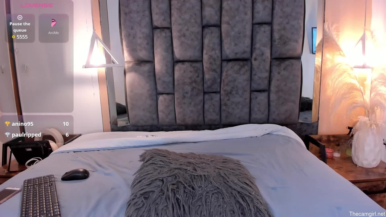 Nicole_whitee