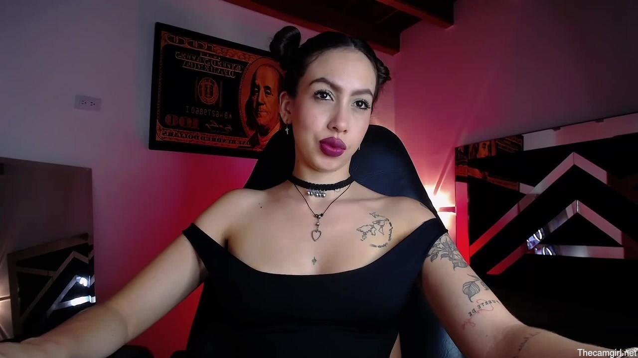 Scarlett_buttock