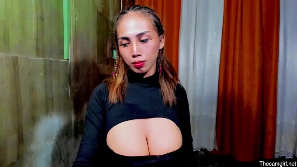 Astrid_khalifa