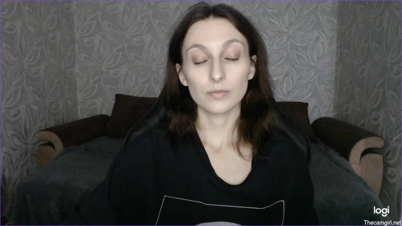 Effy_gray