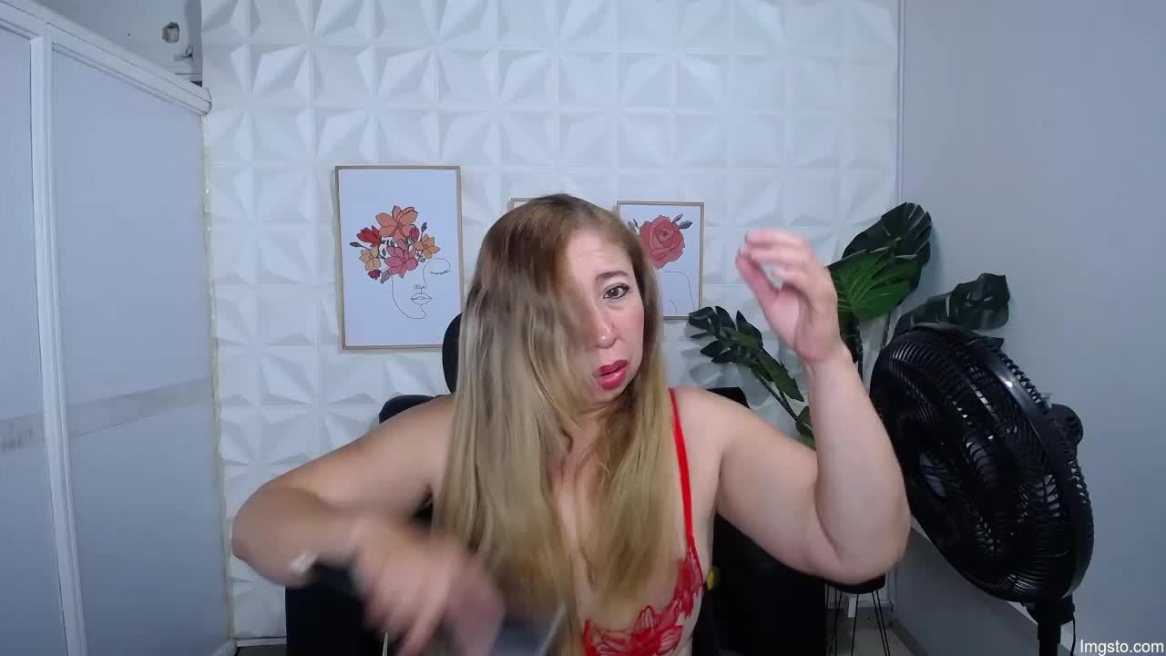 Valentina_mature