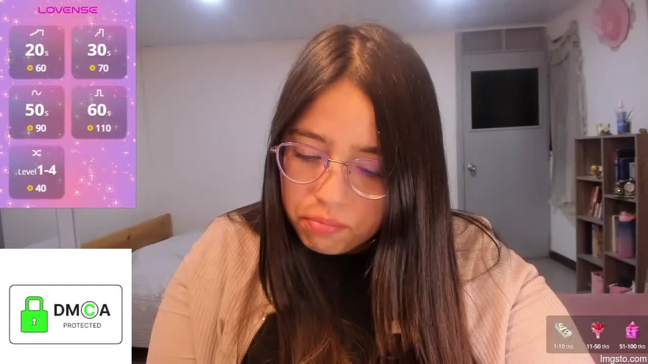 Ellie_jones1