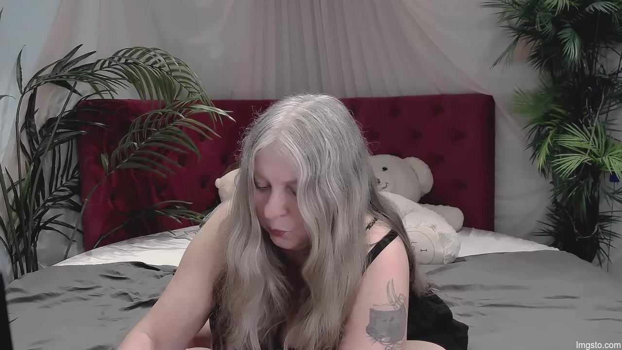 Silver_sofa