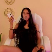 Gorgeous_brunette