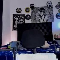 Chloe_kisses