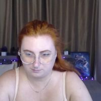 Alicia_side_red