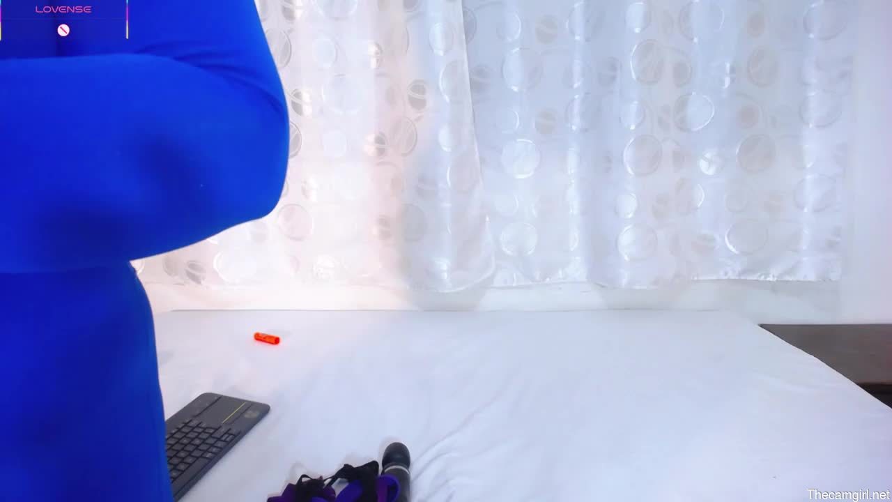 Nahybig_boobs