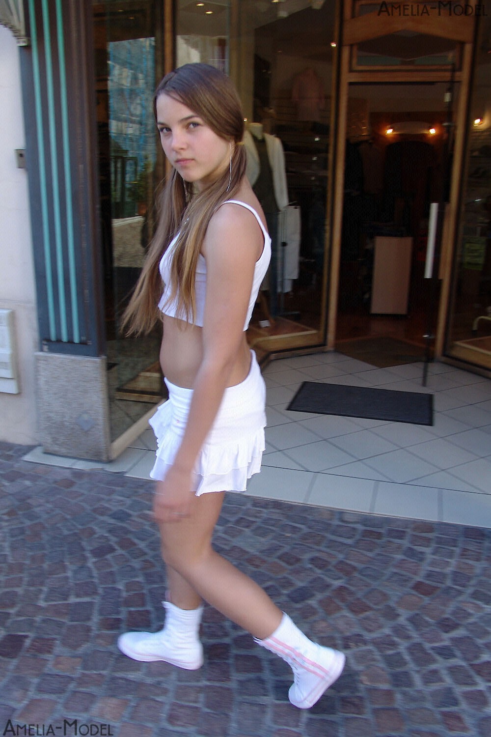 amelia-s088-001.jpg
