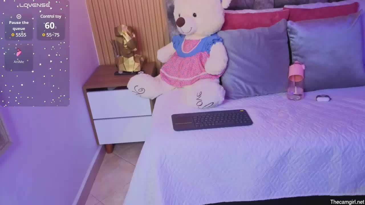 Bella_hiugs