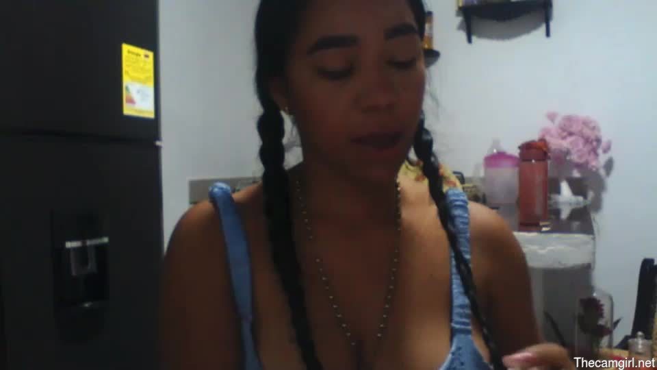 Aly826805