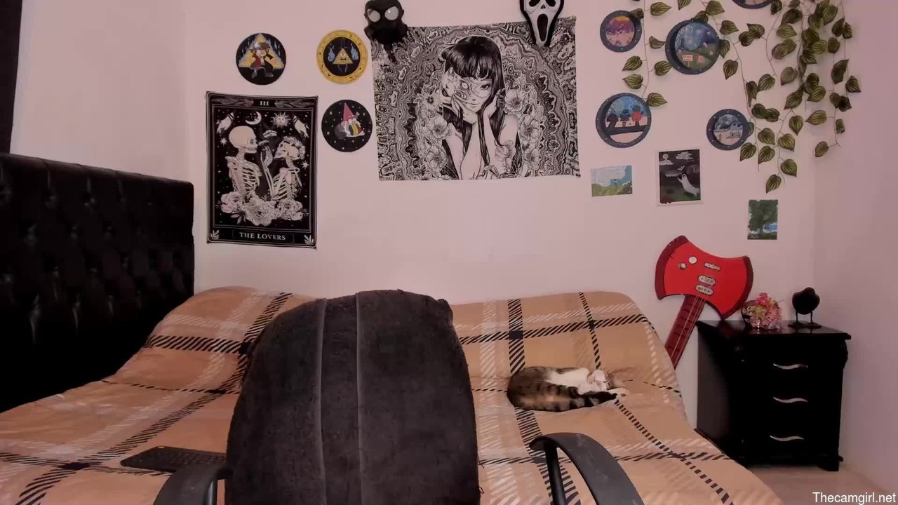 Chloe_kisses