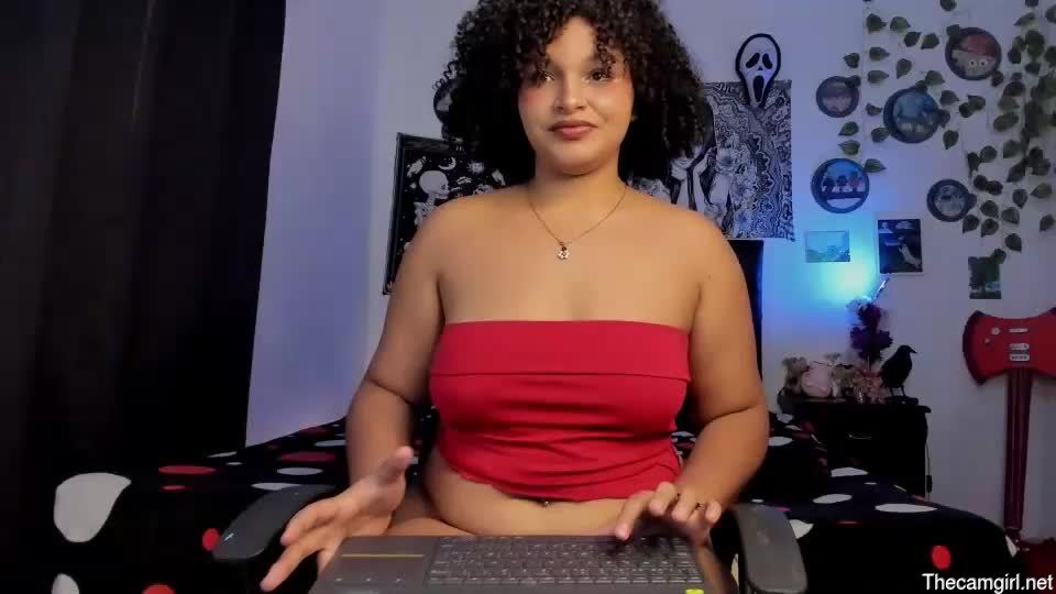 Chloe_kisses
