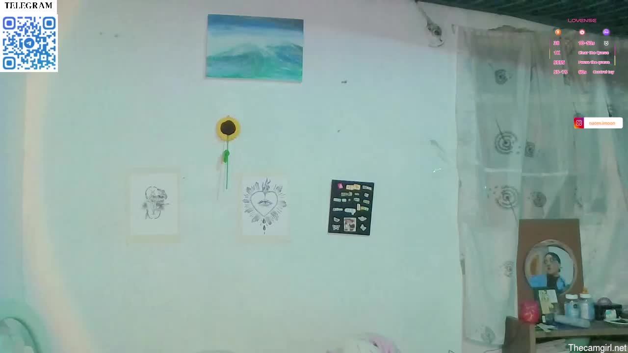 Naomi_moon3