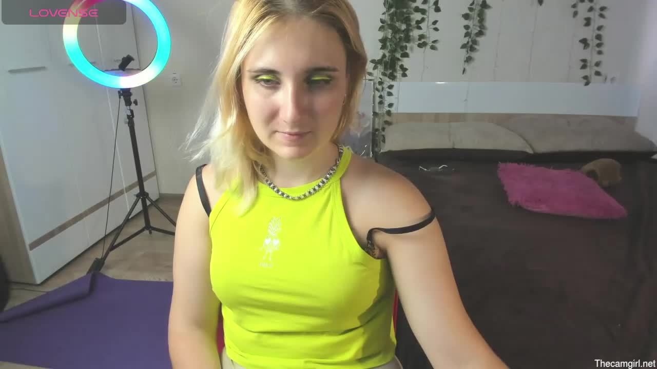 Elsa_hot_here