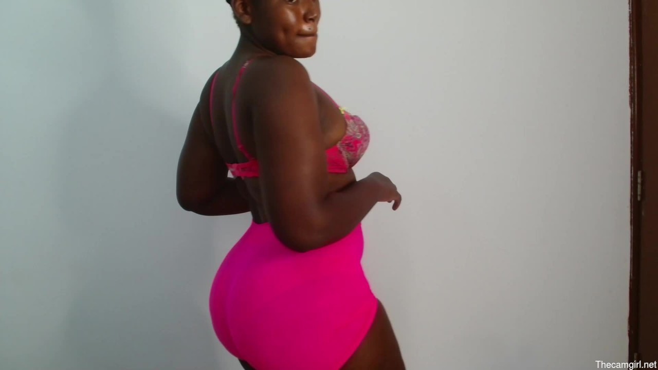 Curvy_chocolate_kisses